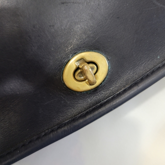 Vintage Coach 8523 Black Crossbody - Picture 6 of 7